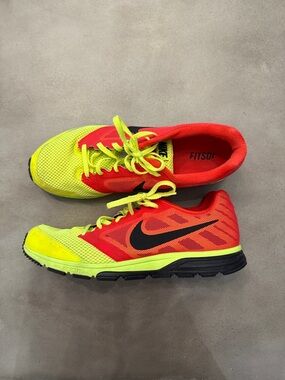 😎 Nike Men’s Athletic Shoes in Neon Yellow & Bright Red